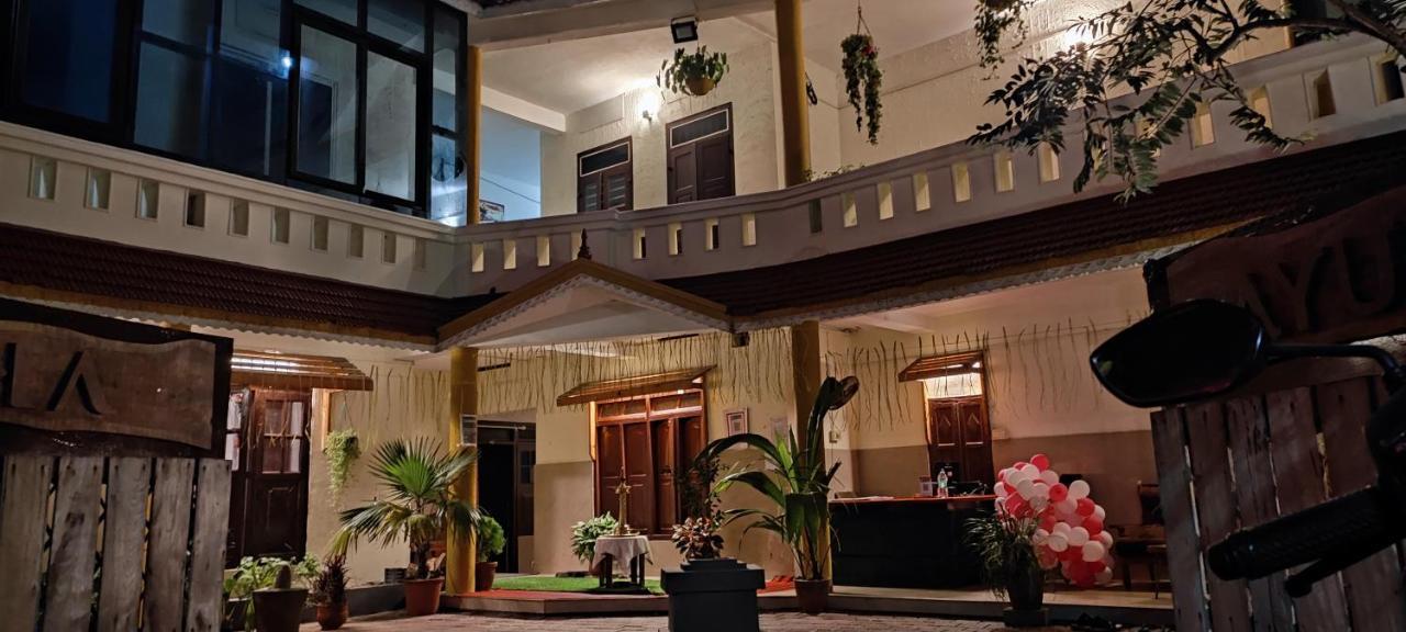Hotel Vedha Ayurvedic Panchakarma Treatment Centre Alappuzha Esterno foto