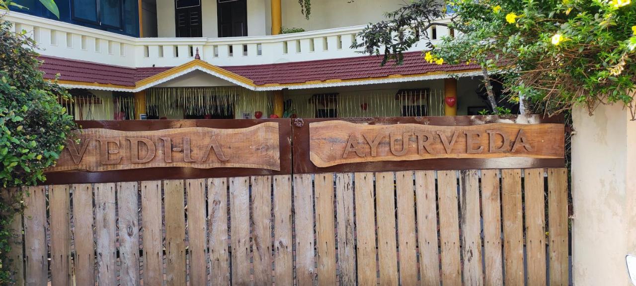 Hotel Vedha Ayurvedic Panchakarma Treatment Centre Alappuzha Esterno foto